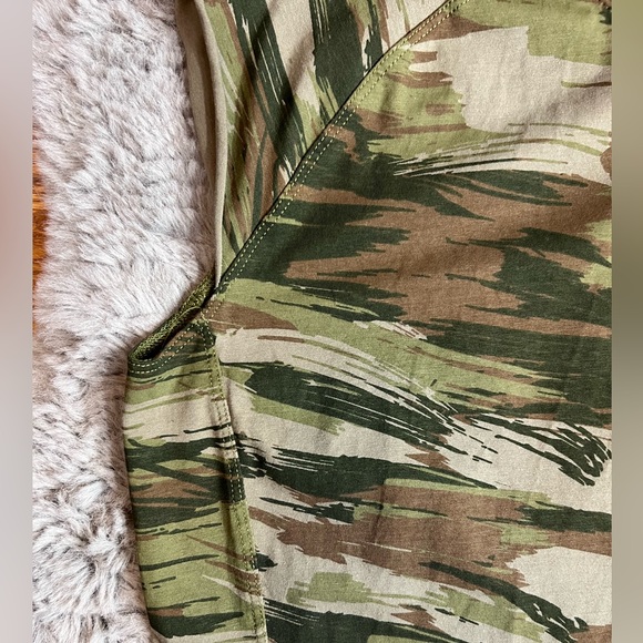 Alphalete Camo Velocity Short Sleeve T-Shirt - Picture 5 of 13